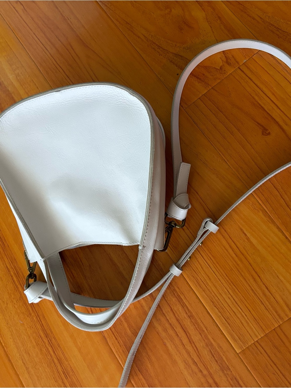 Madewell The Sydney Shoulder Bag View 3